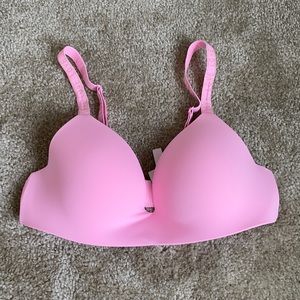 Victoria secret t-shirt lightly lined wireless